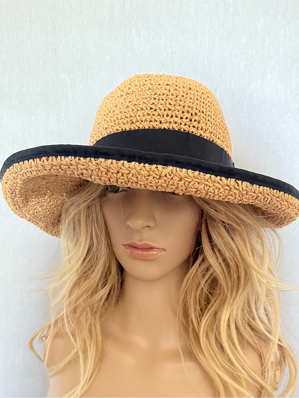 NWOT Bindya Classic Straw Sun Hat with Black Trim and Bow